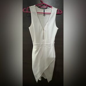 (NWT) Elegant White Sleeveless Dress